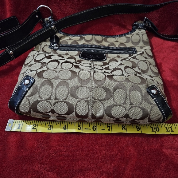 Coach Vintage Chelsea Medium Signature Brown and Tan Canvas Shoulder/Crossbody - Picture 5 of 13